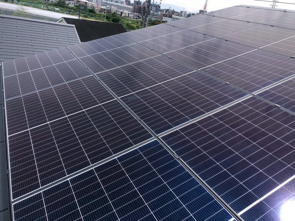 太陽光パネル設置完了後の屋根